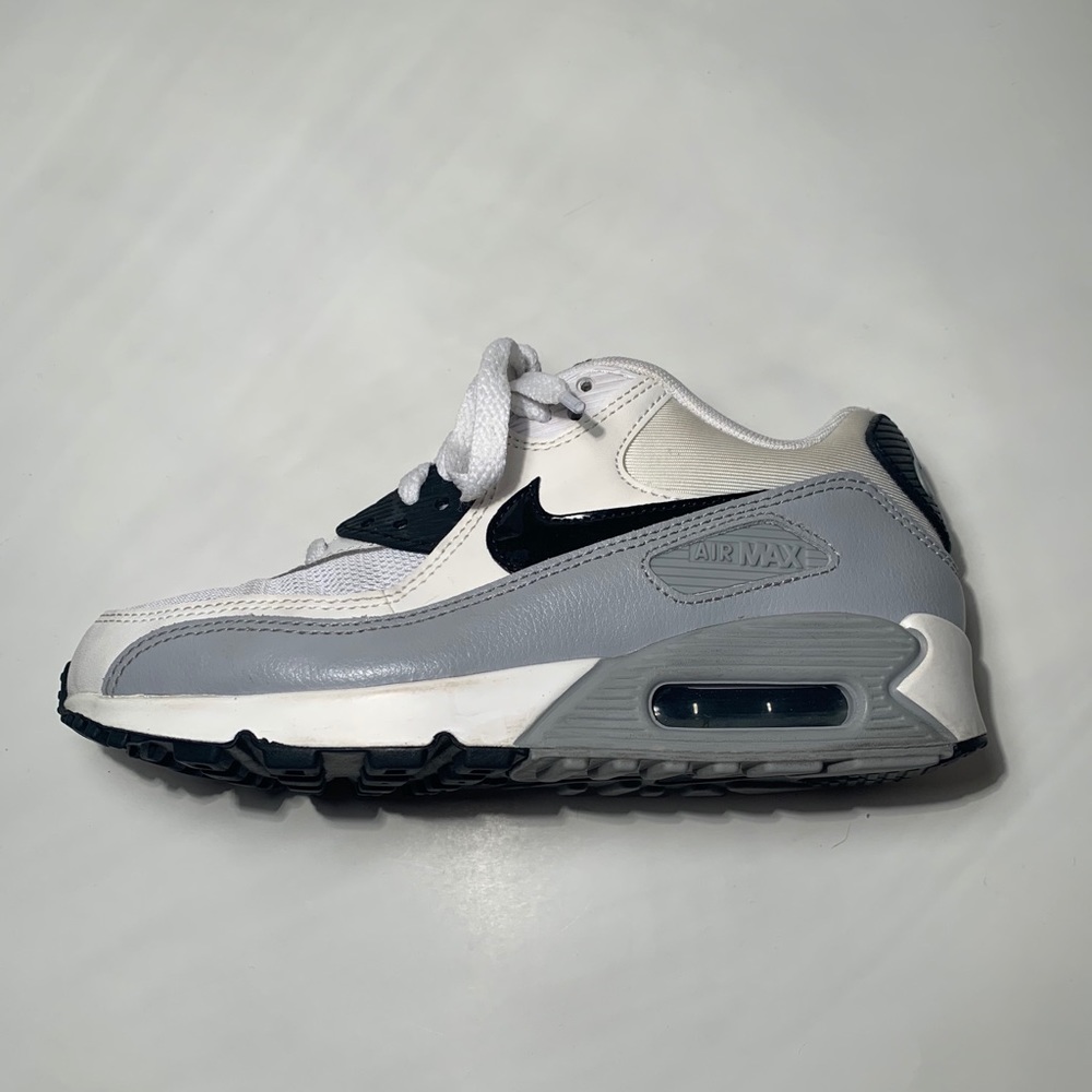 Women’s Nike Air Max 90